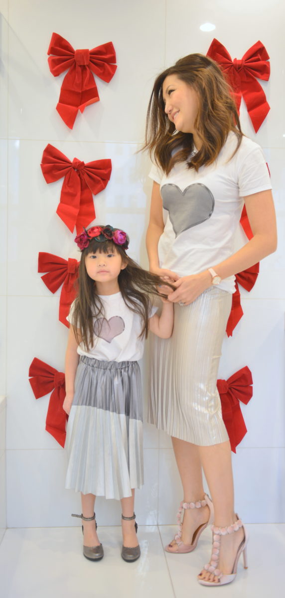 valentine's outfits, mom and daughter matching outfits, heart tee shirts
