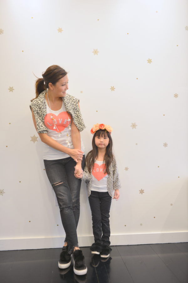 valentines mom and daughter outfit, matching mom and daughter, heart tees, valentine outfit ideas