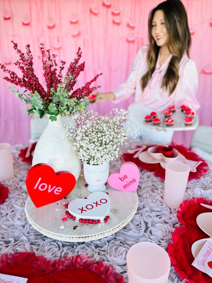 pink decor, valentines party, valentines party decor, how to decorate for valentines, galentines party